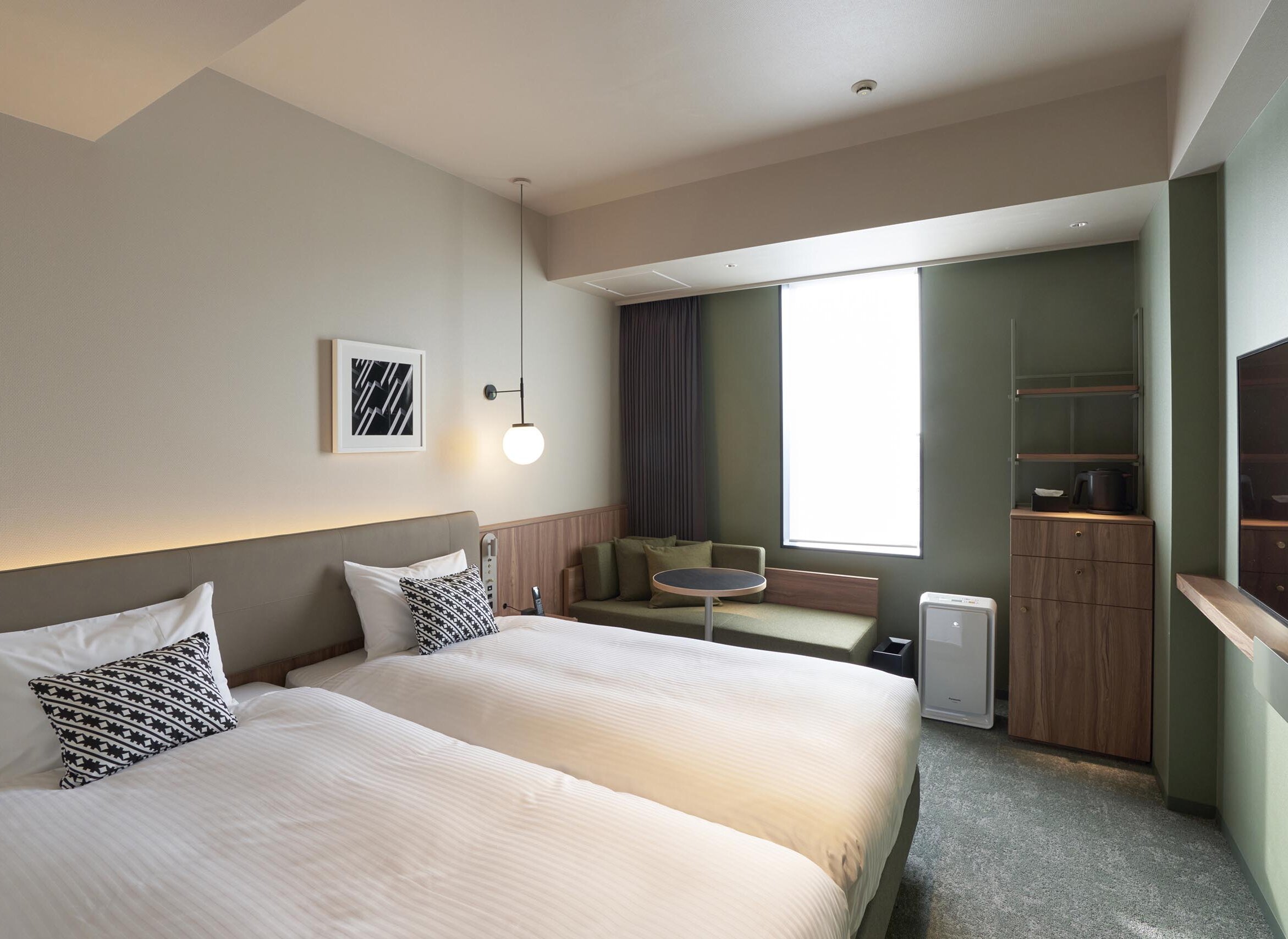 Cross Life Hakata Tenjin twin room with two single beds
