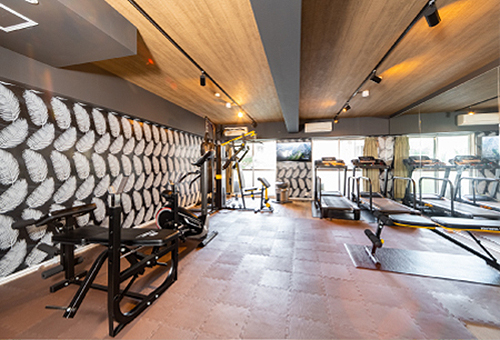 Hotel Japanesque Fukuoka 24-hour fitness gym with treadmills and weight machines