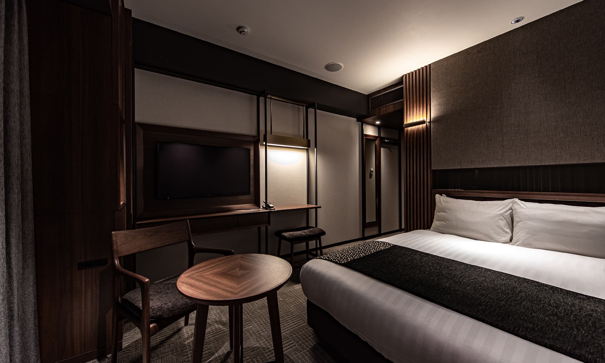 Hotel Trad Hakata standard twin room with separated bathroom layout